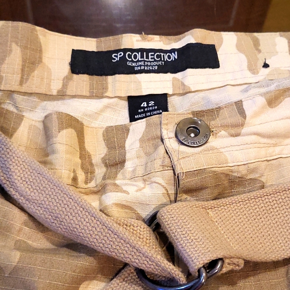 SP Collection, size 42, Tan camouflage cargo shorts